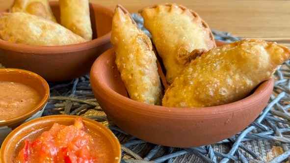 Empanadas de Rajas con Queso