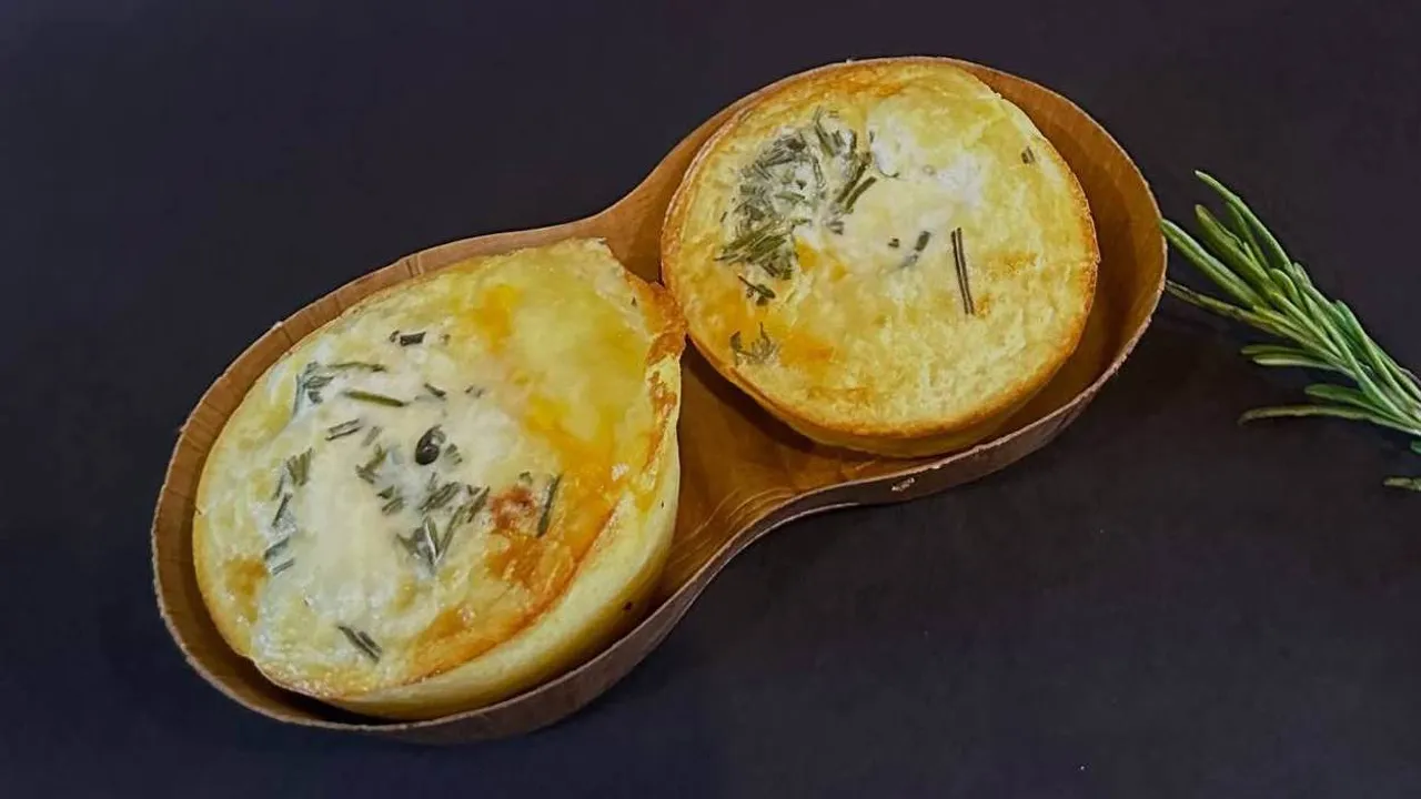 YORKSHIRE 3 CHEESE ROSEMARY